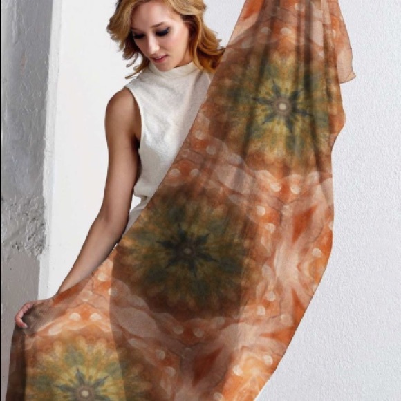 Beautiful scarf!! - Picture 1 of 5